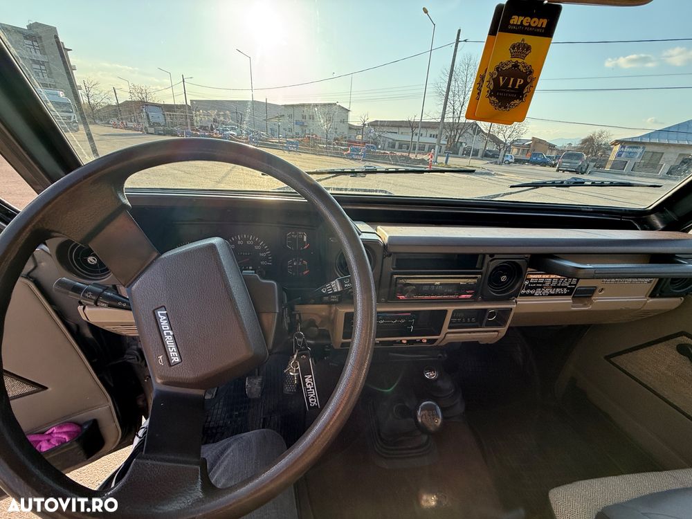 Toyota Land Cruiser - 10
