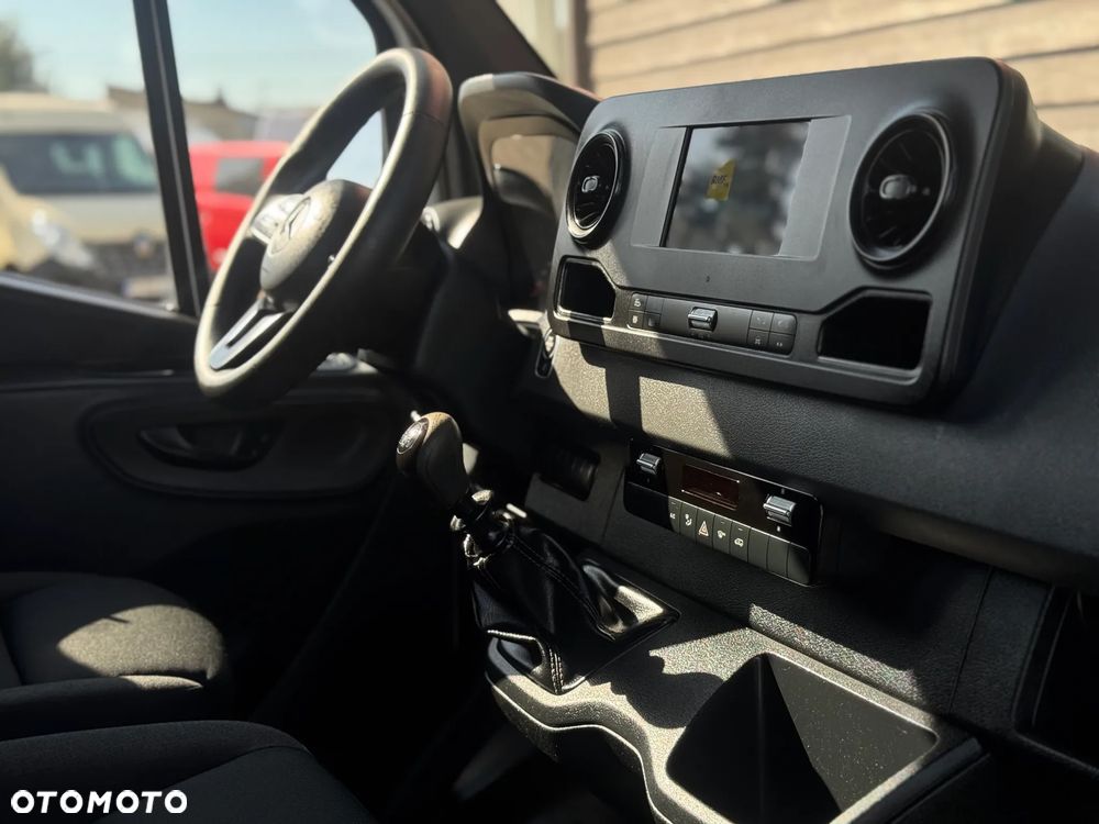 Mercedes-Benz SPRINTER - 27