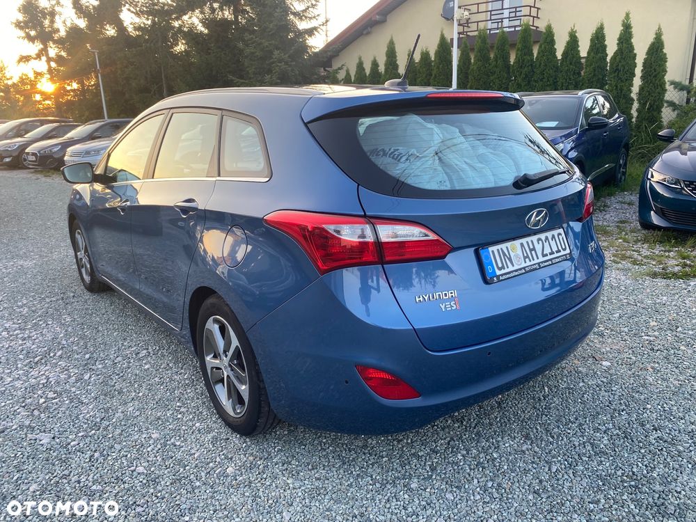 Hyundai i30 blue Kombi 1.4 YES Gold - 4