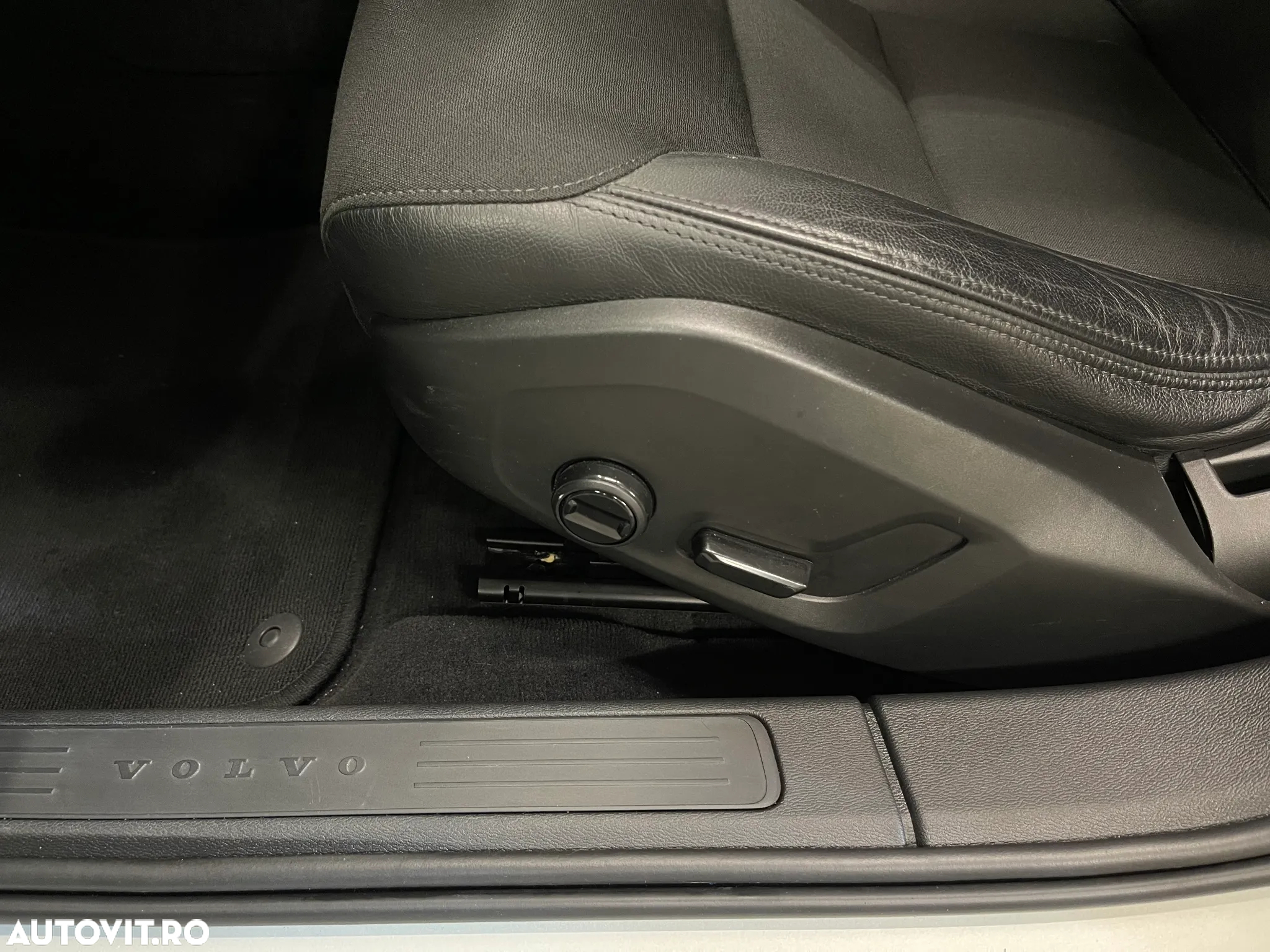 Volvo V60 D3 Geartronic Momentum - 23