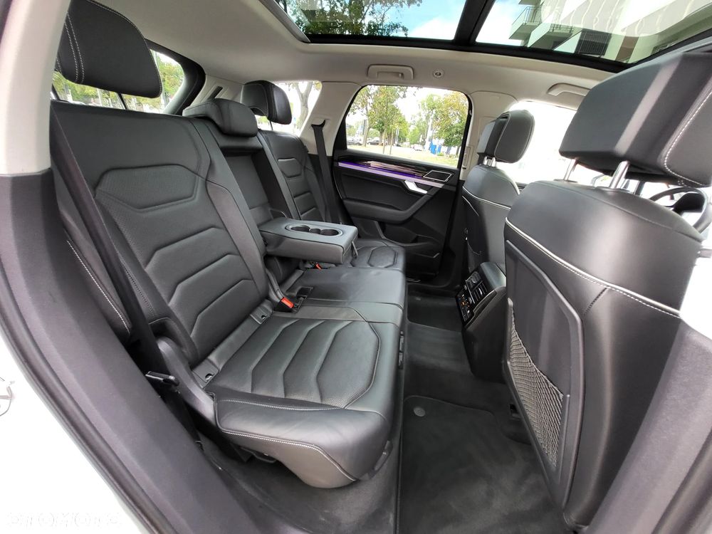 Volkswagen Touareg 4.0 V8 TDI SCR 4Mot R-Line - 34