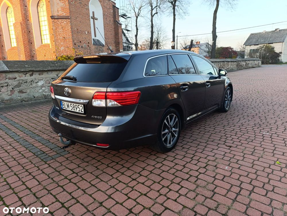 Toyota Avensis Combi 2.0 D-4D - 5