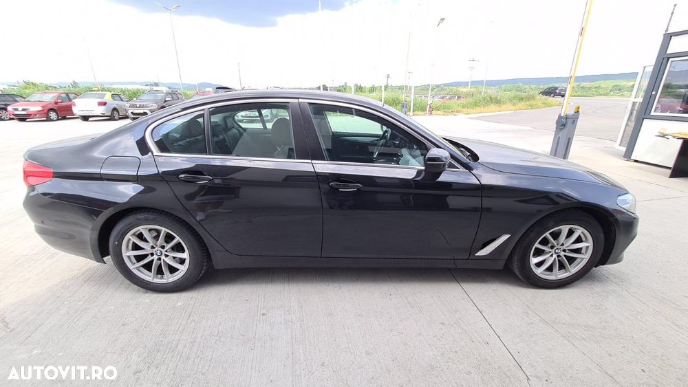 BMW Seria 5 520d xDrive AT - 11