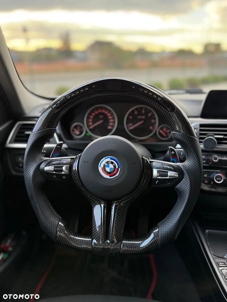 BMW Seria 3 320d Touring xDrive - 12