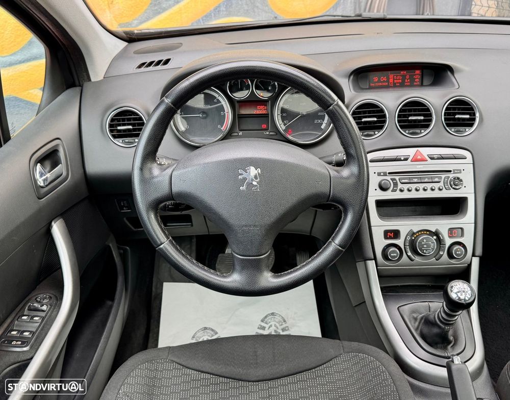 Peugeot 308 SW 1.6 HDi Executive CVM6 - 25