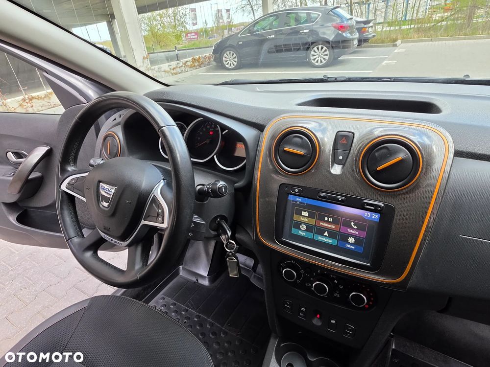 Dacia Logan TCe 90 S&S Stepway Celebration - 16