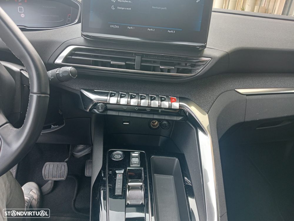 Peugeot 5008 1.2 PureTech Allure Pack EAT8 - 22