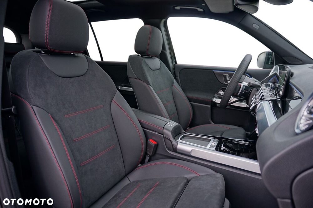 Mercedes-Benz GLB - 8