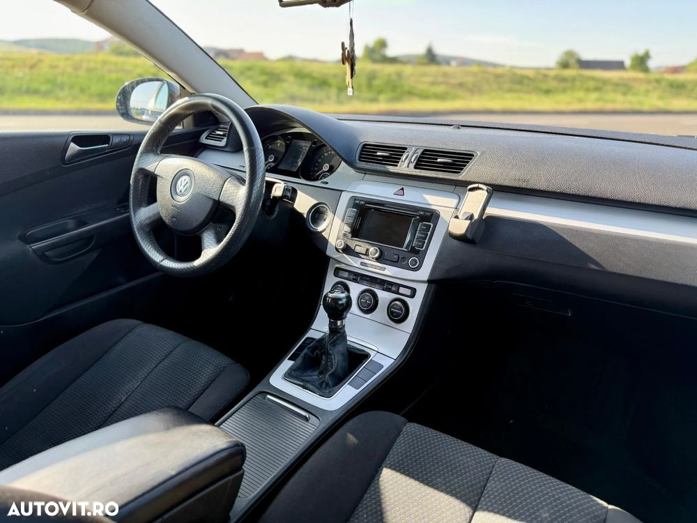 Volkswagen Passat Variant 2.0 TDI DPF Highline - 9