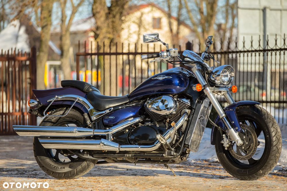Suzuki Intruder - 11