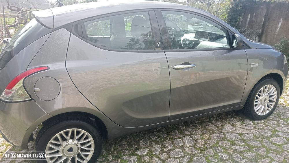 Lancia Ypsilon 1.2 S&S Urban - 7