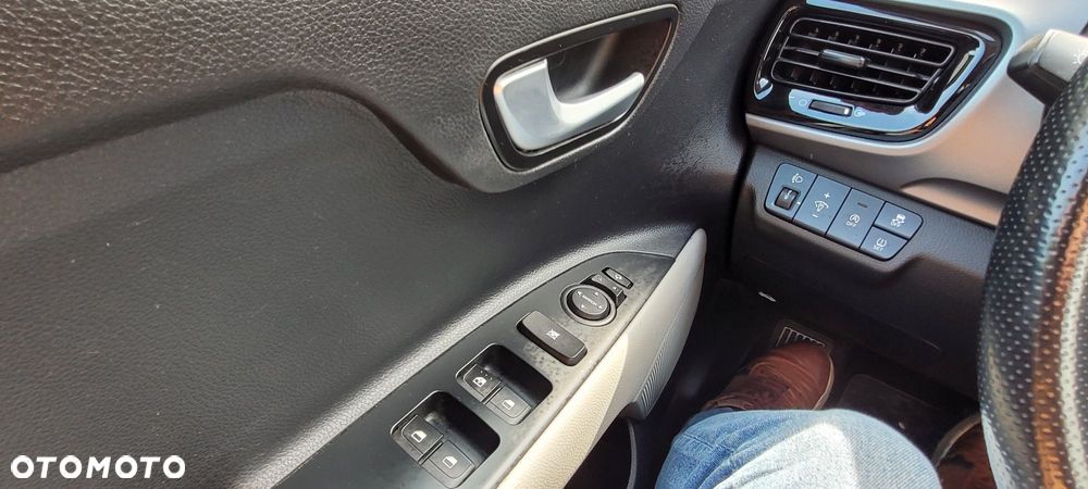 Kia Stonic 1.0 T-GDI 100 OPF DCT7 Vision - 22