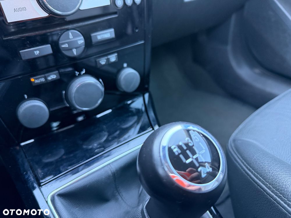 Opel Astra 1.6 Color Edition - 26