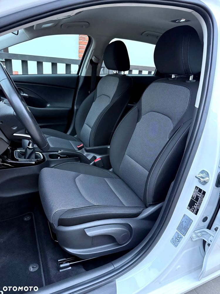 Hyundai i30 1.5 DPI Pure - 17