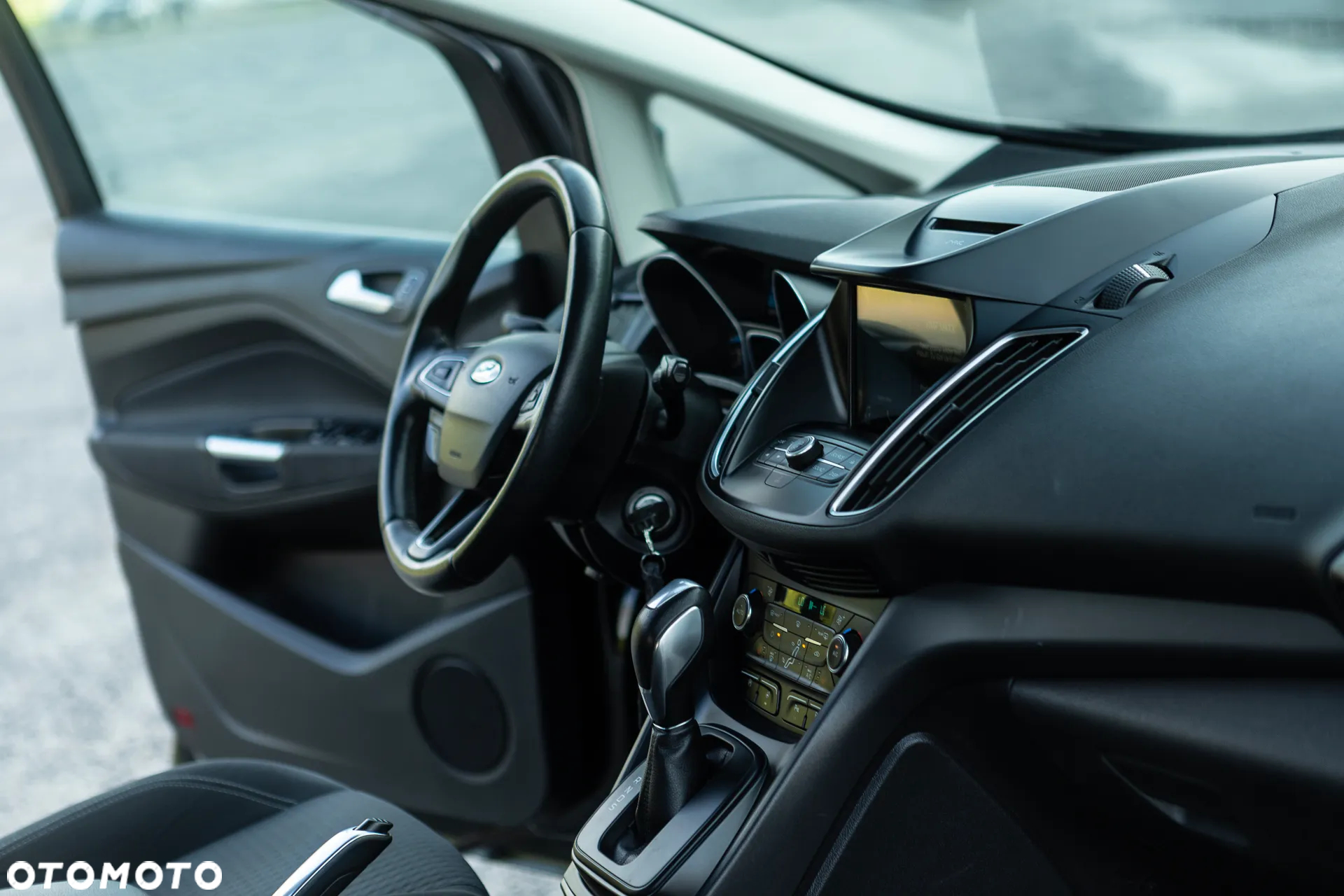 Ford Grand C-MAX - 24