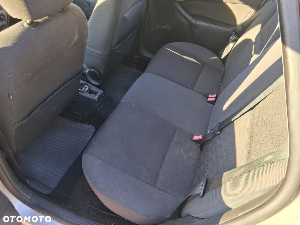 Ford Focus 1.6 Trend - 9
