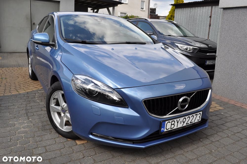 Volvo V40 T2 Momentum - 4