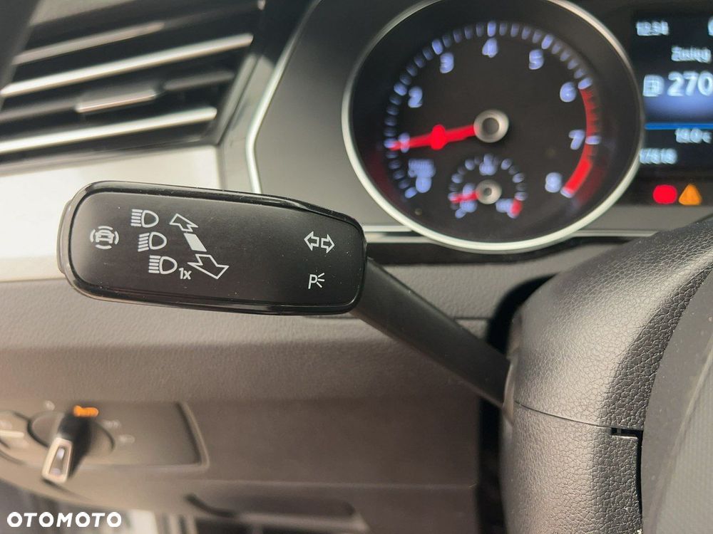 Volkswagen Passat - 26