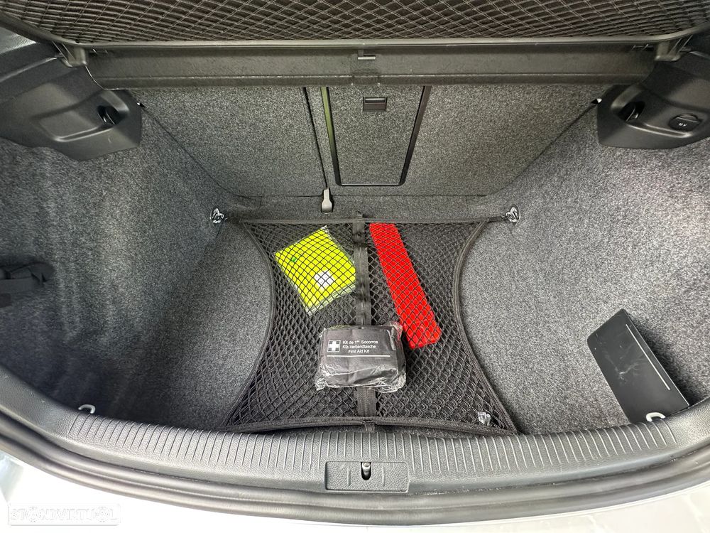 VW Golf 2.0 TDi BlueMotion Edition - 35