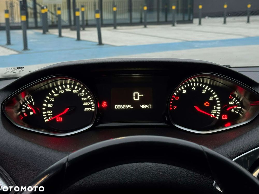 Peugeot 308 1.2 PureTech GPF GT Pack S&S - 16