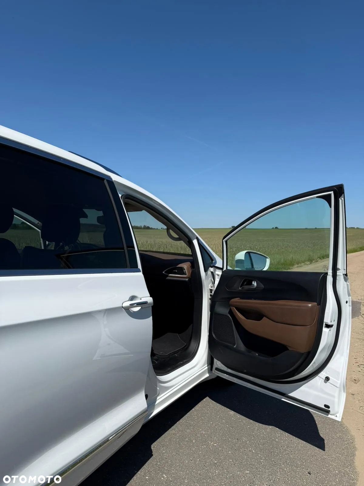 Chrysler Pacifica - 22