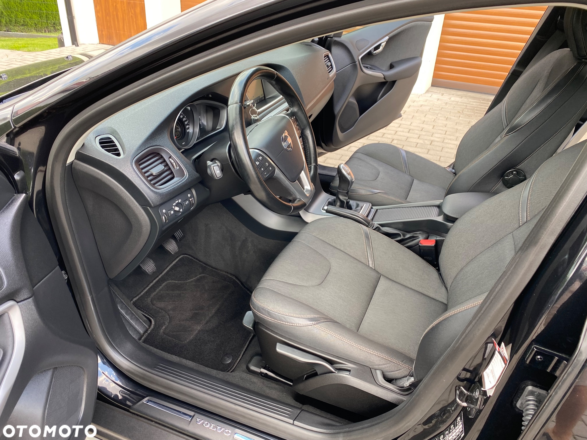 Volvo V40 Cross Country D3 Momentum - 36