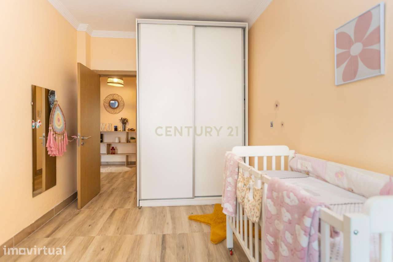 Apartamento T2(+1) Renovado com Logradouro de 135m² – Pronto a Habitar - Grande imagem: 4/29