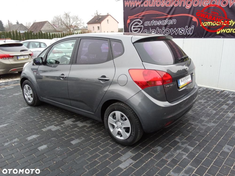 Kia Venga - 13
