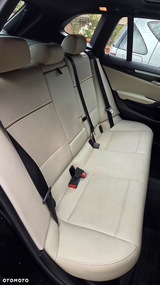 BMW X1 xDrive20d - 11