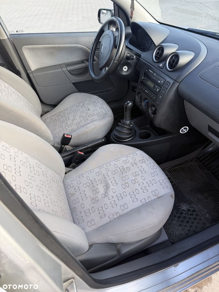 Ford Fiesta - 5