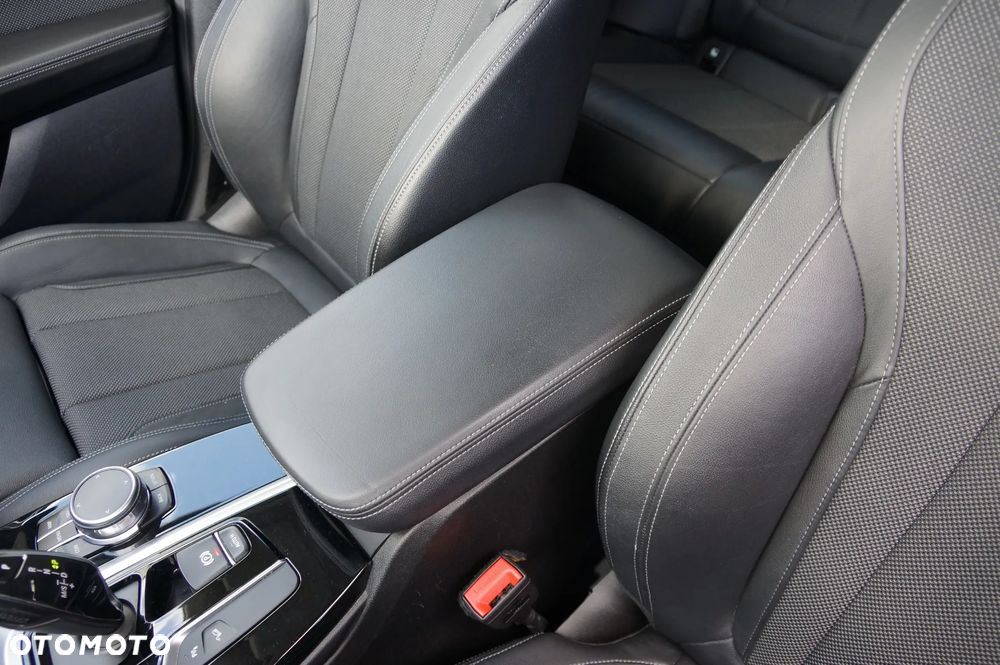 BMW X3 xDrive20d - 23