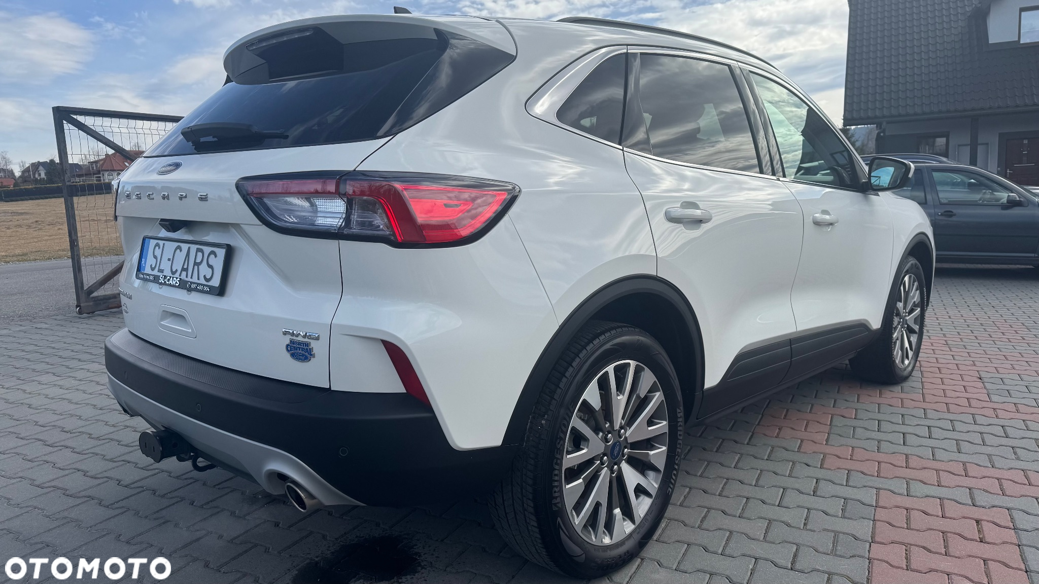 Ford Escape 2.0 EcoBoost AWD Titanium - 12