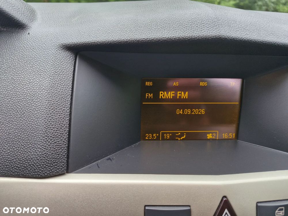 Opel Astra 1.6 Enjoy - 26