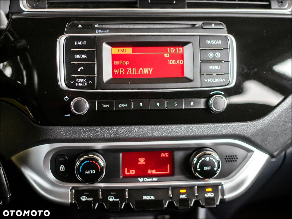 Kia Rio 1.2 Dream Team Edition - 20