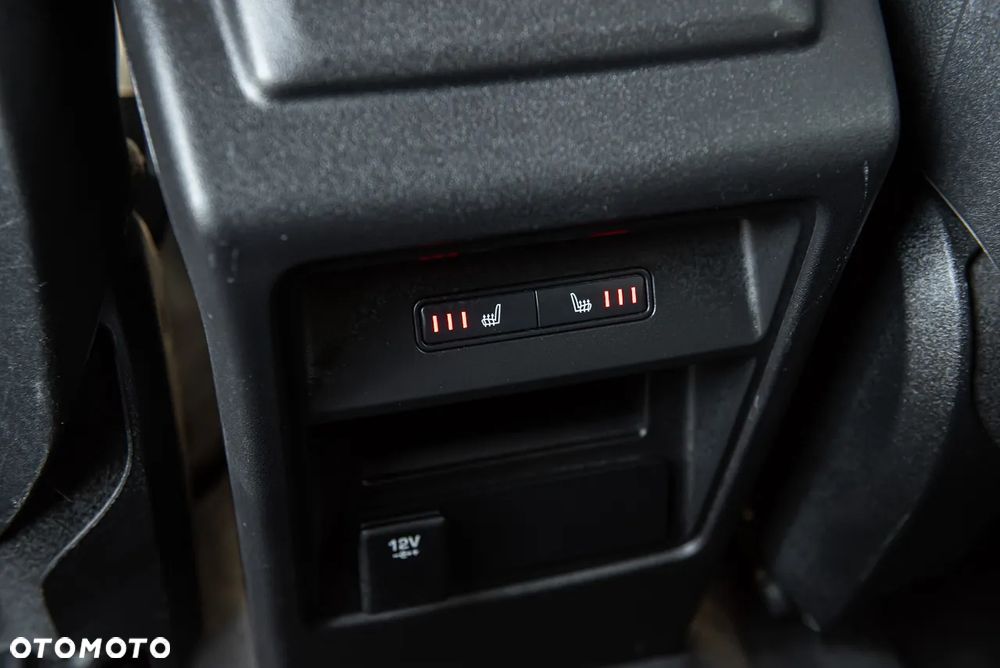 Land Rover Discovery Sport - 28