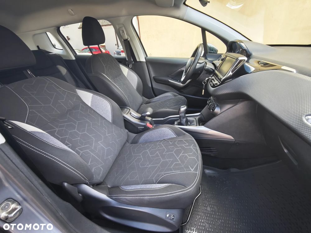 Peugeot 2008 1.6 BlueHDi Style - 34