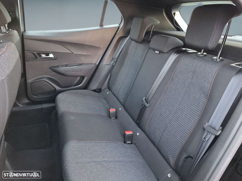 Peugeot 2008 1.2 Style - 12