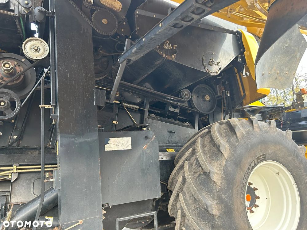 New Holland CR9070 - 16