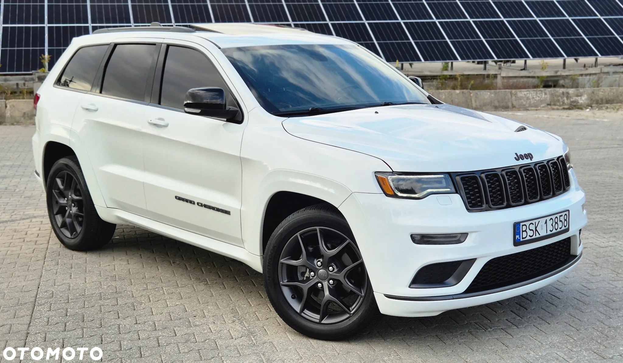 Jeep Grand Cherokee - 25