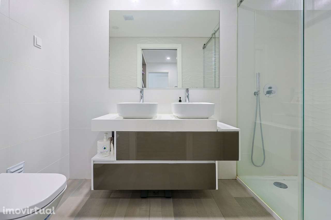 Moradia T4 Moderna 262m²|Lote 300m²| Sala 60m² |Garagem 50m² –Redondos - Grande imagem: 2/13