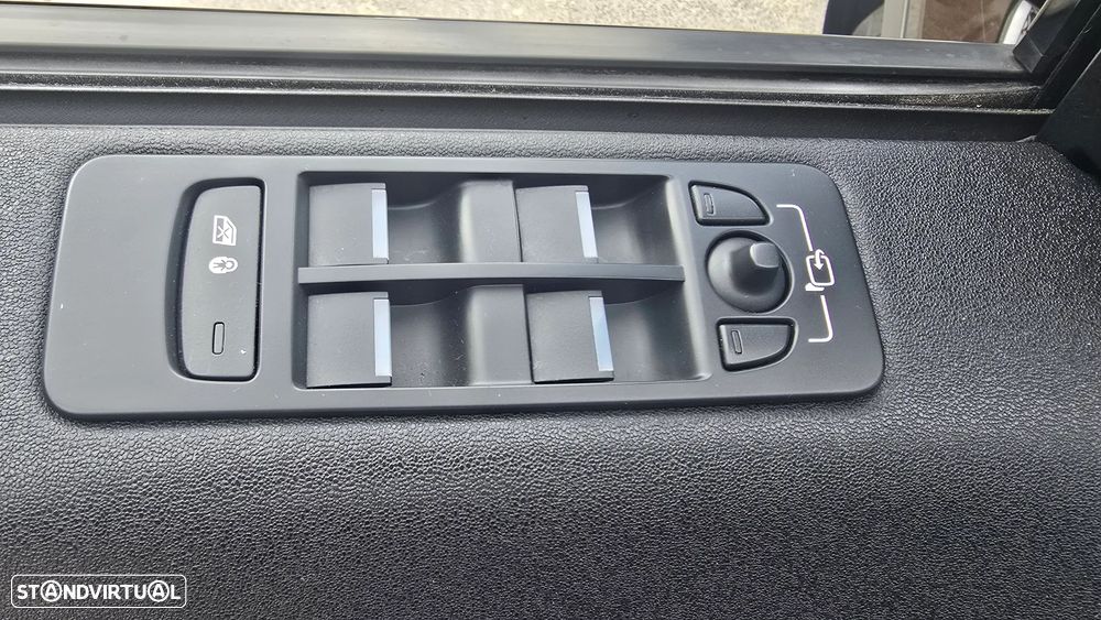 Land Rover Discovery Sport TD4 HSE - 29