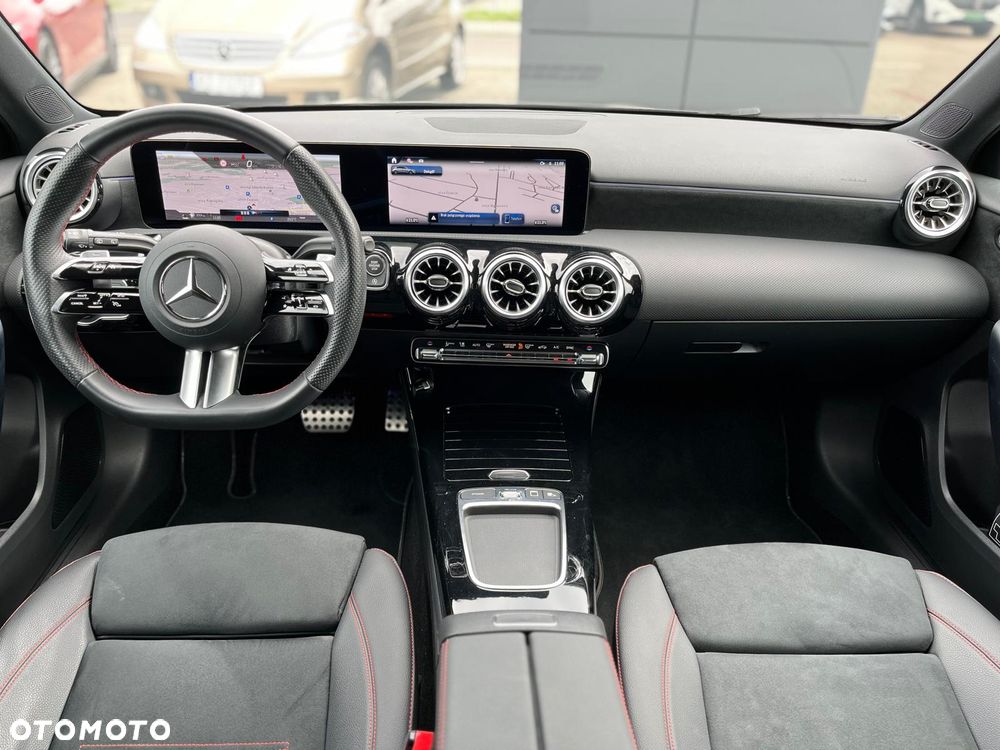 Mercedes-Benz Klasa A 220 4-Matic AMG Line 8G-DCT - 15