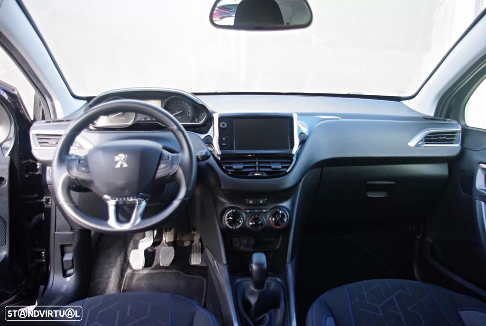 Peugeot 2008 1.2 PureTech Style - 16