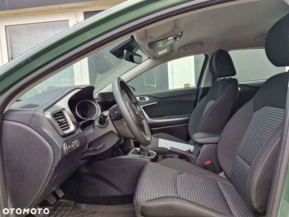 Kia Ceed 1.5 T-GDI M - 2