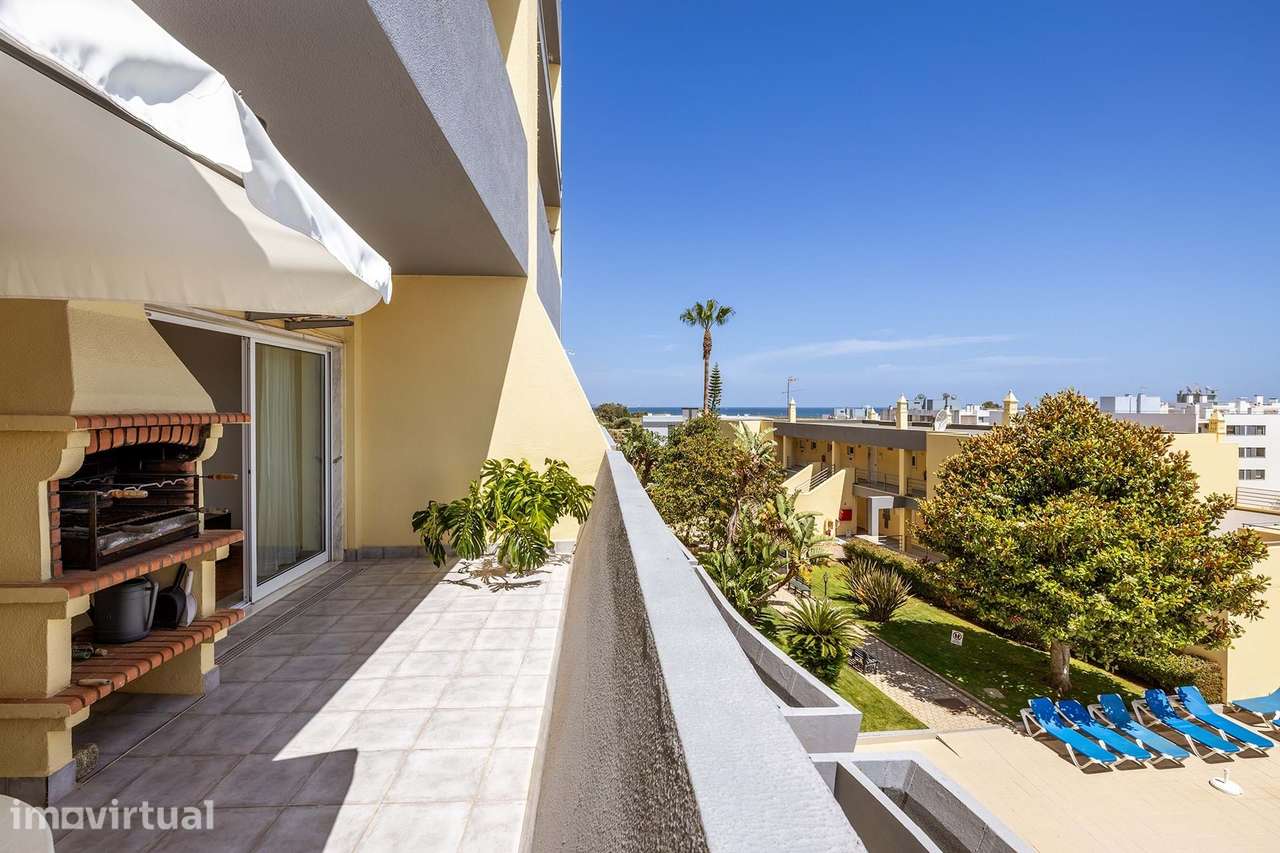 APARTAMENTO LUMINOSO T1 COM VISTA PARA O MAR E PISCINA COMUM À VENDA E - Grande imagem: 2/32