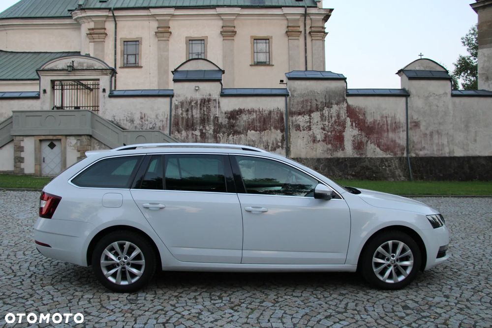 Skoda Octavia Combi 1.6 TDI DSG Ambition - 4