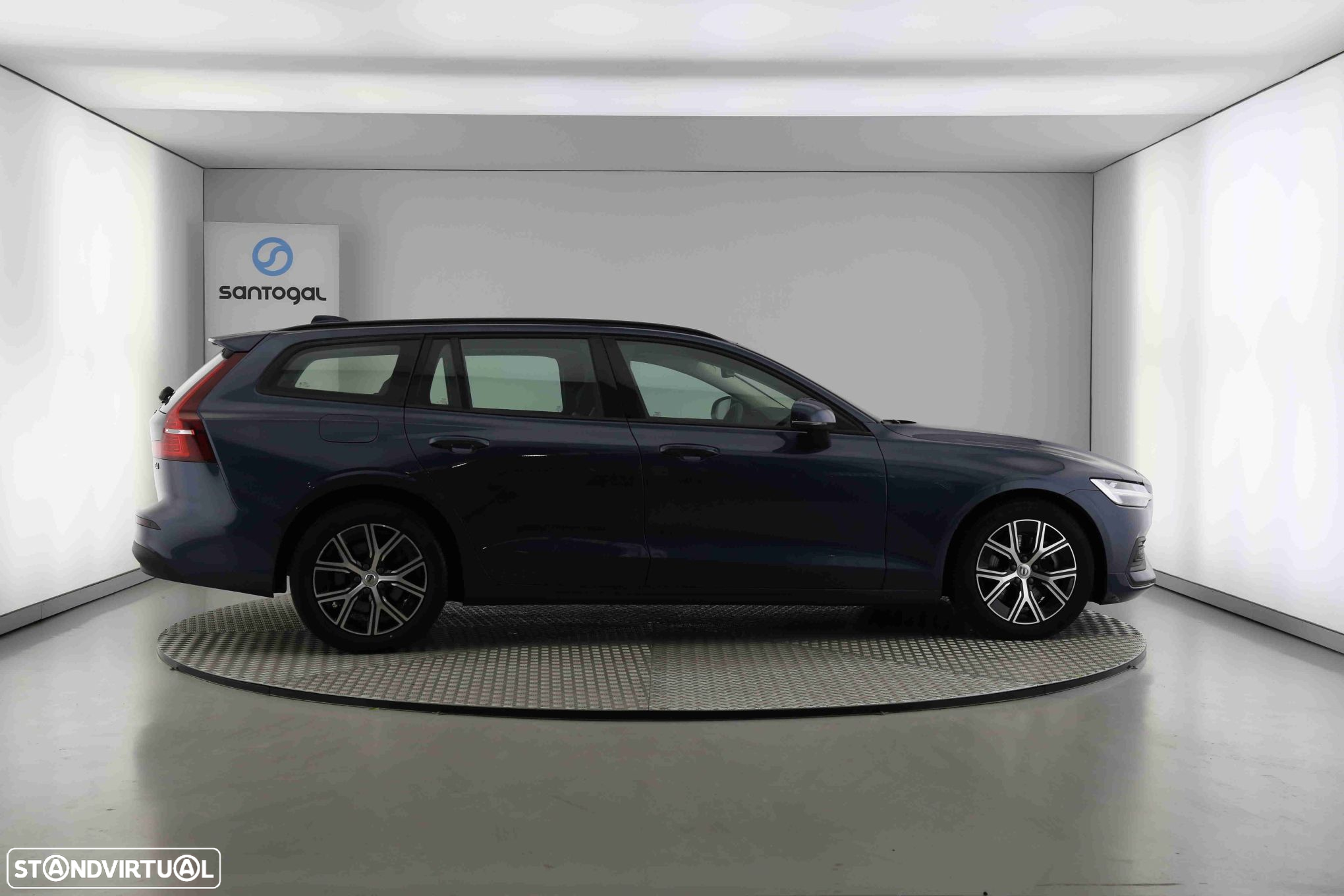 Volvo V60 2.0 B4 Essential Auto - 7