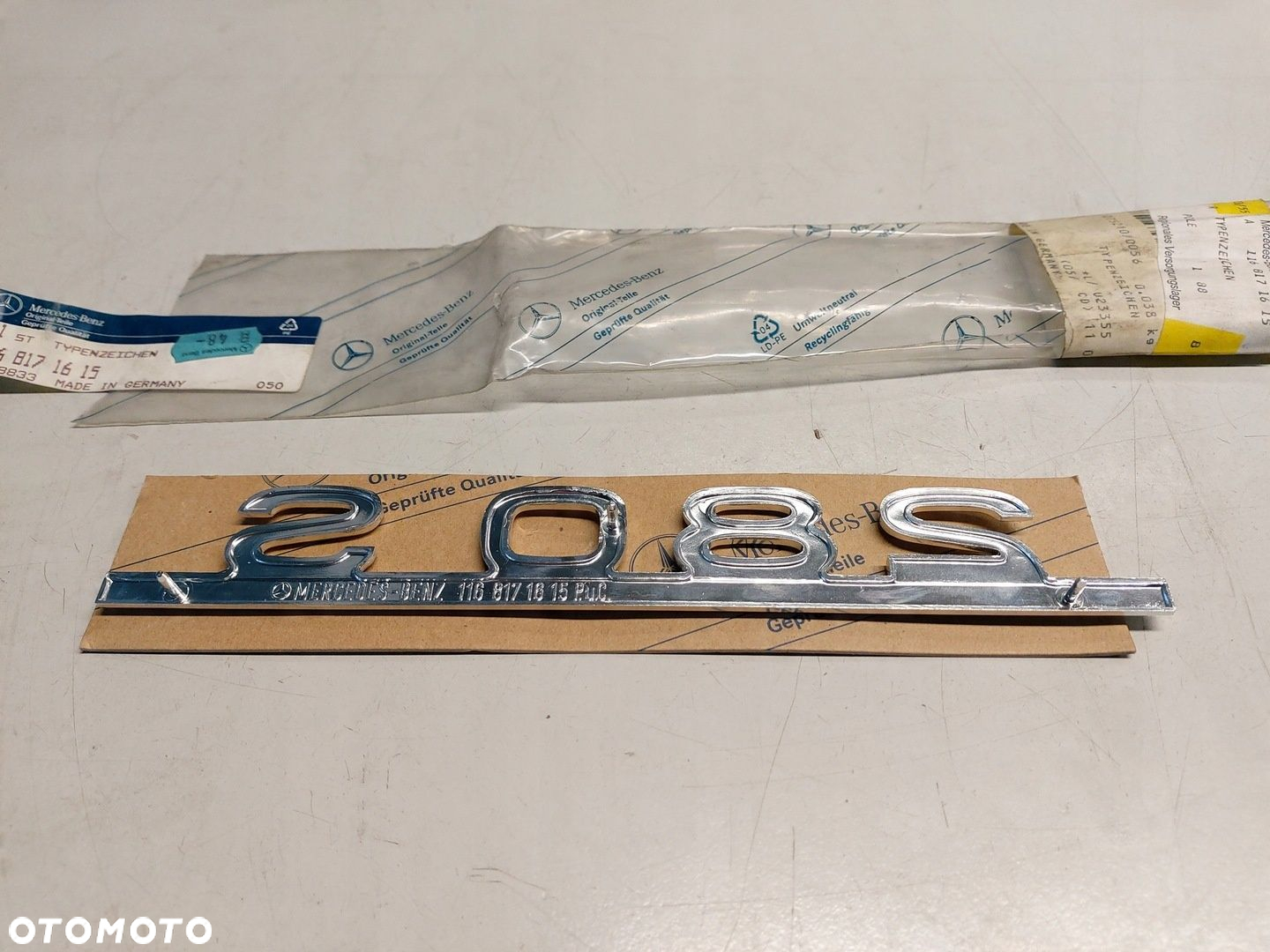 MERCEDES W116 280 S ZNACZEK EMBLEMAT 1168171615 - 3