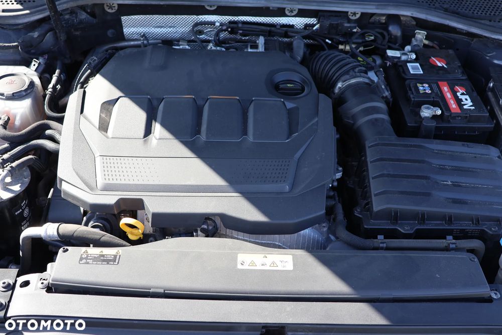 Volkswagen Passat Variant 2.0 TDI EVO Elegance DSG - 24