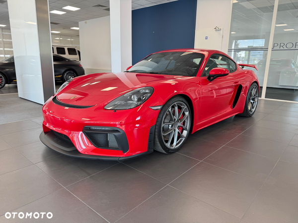 Porsche 718 Cayman GPF GT4 PDK